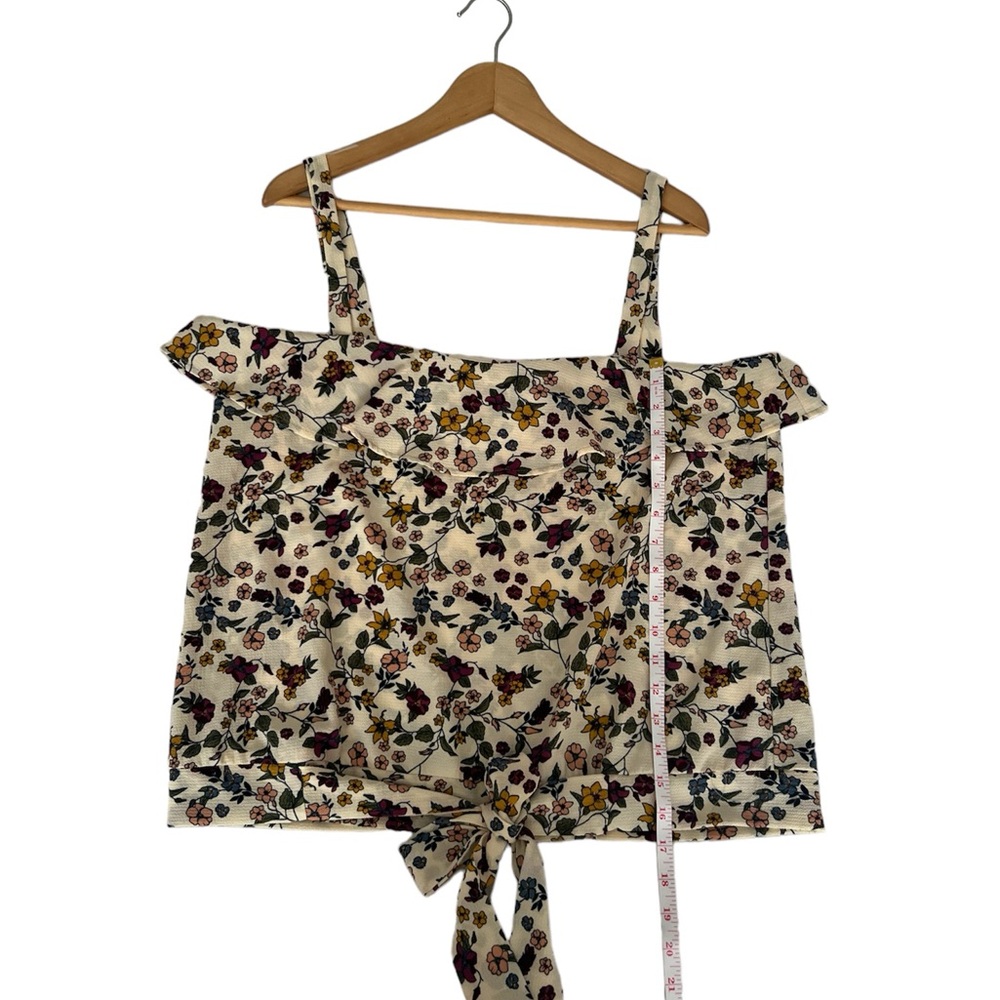 Floral Ruffle Blouse - Picture 4 of 7